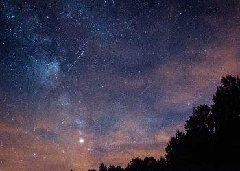 Večeras pogledajte u nebo: Pomrčina Sunca, Venera i Perzeidi priređuju nebeski spektakl