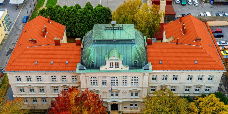 Veliko ulaganje u bjelovarsku Gimnaziju: Učenike na jesen čekaju potpuno opremljene učionice