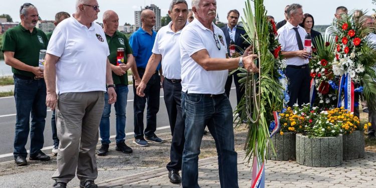 Imena koje se ne zaboravljaju, obilježeno 34 godine nakon pogibije 18 pripadnika 105.