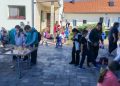 Jesen na OPG-u Andričić počela uz dječji smijeh: Učenici OŠ Rovišće upoznali život i rad na selu