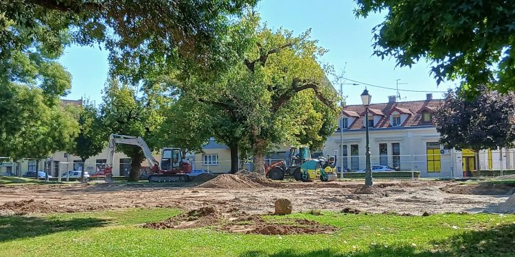 Evo kako napreduju radovi na Trgu hrvatskih branitelja: uređuje se park i dječje igralište