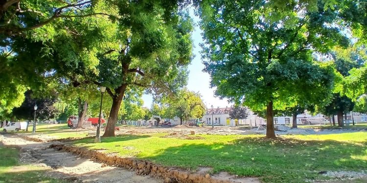 Evo kako napreduju radovi na Trgu hrvatskih branitelja: uređuje se park i dječje igralište