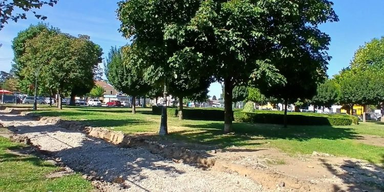 Evo kako napreduju radovi na Trgu hrvatskih branitelja: uređuje se park i dječje igralište