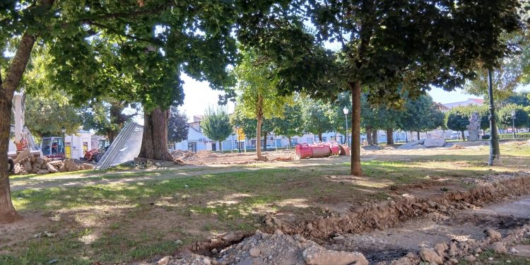 Evo kako napreduju radovi na Trgu hrvatskih branitelja: uređuje se park i dječje igralište