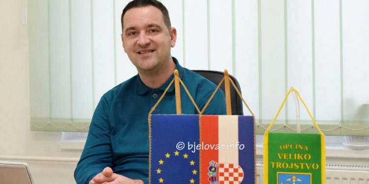 Načelnik Kutanjac čestitao Dan učitelja: „Vaš doprinos odrastanju novih naraštaja je nemjerljiv“