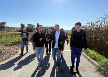 Klokočevac više ne čeka: Širi se cesta prema groblju, uskoro bi trebao stići i nogostup