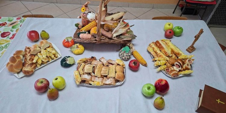 Miris domaćeg kruha i kolača ispunio školu u Ćurlovcu: Učenici obilježili Dane kruha i zahvalnosti