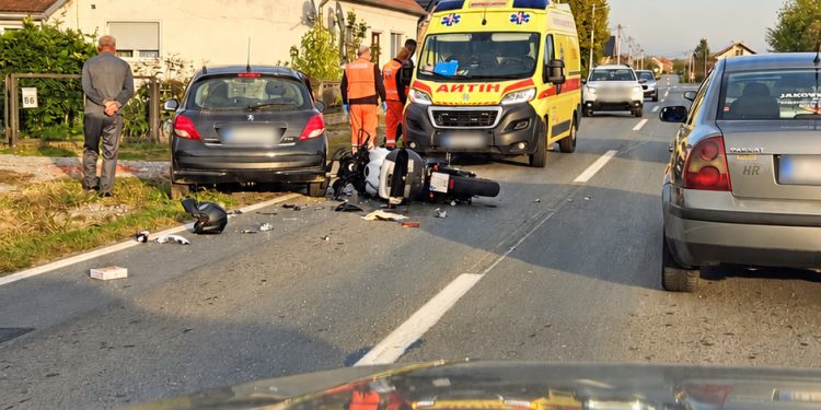Prometna nesreća u Predavcu: Motocikl na kolniku, na mjestu događaja hitna pomoć