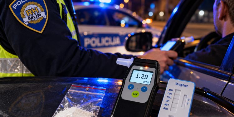 Noćna kontrola u Daruvaru: Vozio s 1,29 promila, a policiji predao i kokain!