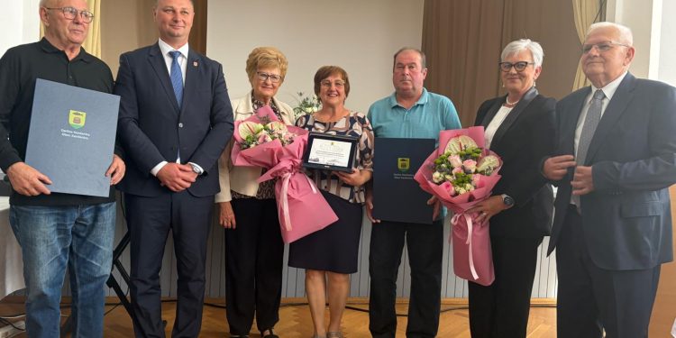 Končanica ima razloga za slavlje: Stiže proširenje vrtića, a županu Marušiću pripala posebna čast