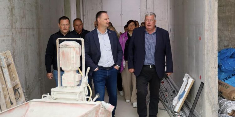 Bjelovarsko-bilogorska županija ulaže više od 30 milijuna eura u škole! Marušić obišao radove u Bereku vrijedne 1,8 milijuna eura