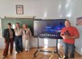 Velika Pisanica nabavila novu pametnu ploču za školu: „Ulaganje u obrazovanje ulaganje je u budućnost“