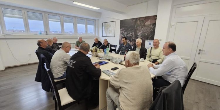 Prije 35 godina krenuli su u obranu domovine: Garešnica odala počast hrabrim pripadnicima 73. samostalne bojne